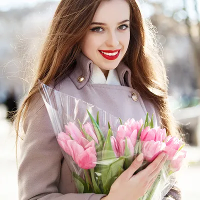 С 8 марта, любимая! Три тюльпана. - Скачайте на Davno.ru