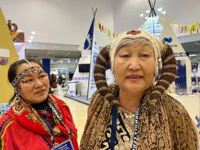 портрет восточной женщины с голубым шарфом. арабская женщина. Стоковое Фото  - изображение насчитывающей этническо, головка: 224055914