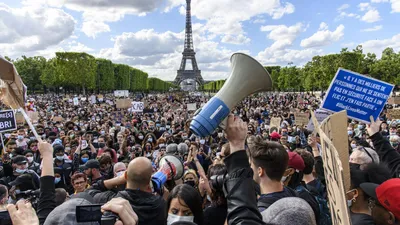 Франция в огне: что там происходит и почему