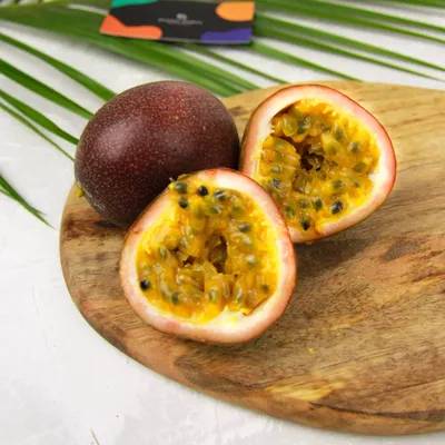 Экзотические фрукты в студии Стоковое Фото - изображение насчитывающей  кокос, изображение: 206288874