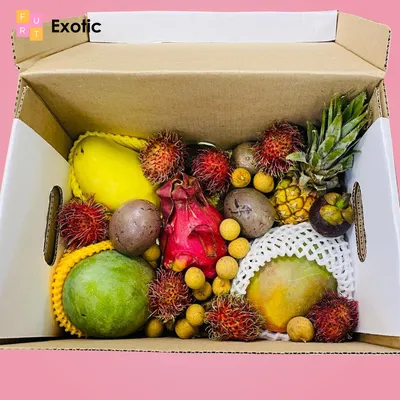 Экзотические фрукты в студии Стоковое Фото - изображение насчитывающей  плодоовощ, изолировано: 208471546