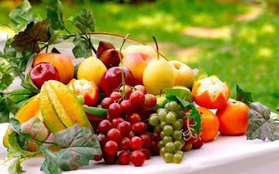 куча разных фруктов на столе, фрукты картинка фон картинки и Фото для  бесплатной загрузки