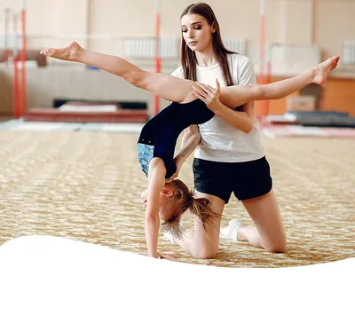 Молодая девушка делает гимнастические упражнения, изолированные на белом ::  Стоковая фотография :: Pixel-Shot Studio