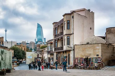 Город Баку, Азербайджан в Каспийском море Стоковое Фото - изображение  насчитывающей улица, прописно: 185965566