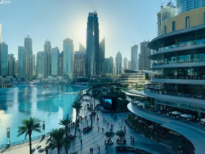 Флагман Трэвел - Вторая столица ОАЭ. Почему Дубай? Столица эмирата – город  Дубай – прекрасный современный город, динамично и быстроразвивающийся,  средоточие представительств финансовых компаний со всего мира, лучших  пляжных отелей, огромнейших торговых