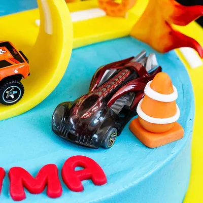 Купить Торт HOT WHEELS в Москве с быстрой доставкой в день заказа