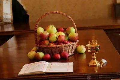 Яблочный Спас: красивые открытки и оригинальные поздравления