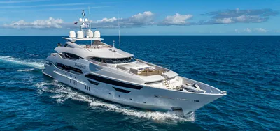 Majesty 44 фута стандарт яхта аренда в Дубае - Gold's Yacht