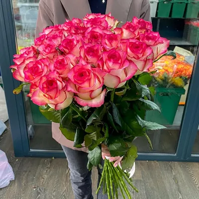 Красивые букеты цветов с розами купить в Екатеринбурге с доставкой