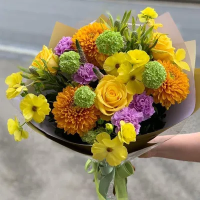 Купить Яркий букет цветов в Москве, заказать Яркий букет цветов - недорогая  доставка цветов из интернет магазина!