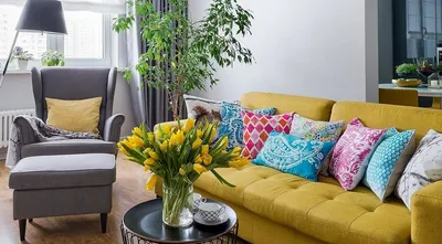 Яркая мебель в интерьере гостиной – советы и обзоры от специалистов