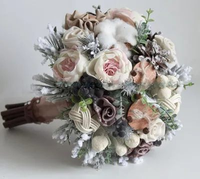 Прекрасные яркие свадебные букеты и кольца Стоковое Фото - изображение  насчитывающей флористическо, красивейшее: 157152670