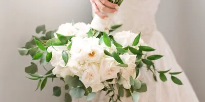 Букет невесты розы с лавандой | доставка по Москве и области