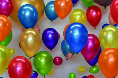 Заказывайте яркие воздушные шарики для девушки на 30 лет у нас