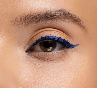 Новогодний макияж для карих глаз - 3 варианта c пошаговыми фото