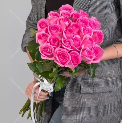 Букет из ярко-розовых кенийских роз - заказать в интернет-магазине «La  Bouquet»