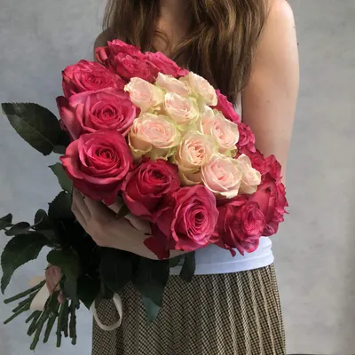 Купить букет из 15 веток пионовидной ярко-розовой розы в Минске
