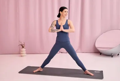 Йога для начинающих в домашних условиях | 30-минут онлайн занятия. Позы йоги  - YouTube