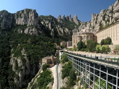 Монастырь Монтсеррат (Monasterio de Montserrat), Испания — фото на рабочий  стол — Abali.ru