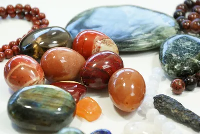 Все о полудрагоценных камнях: свойства, разновидности, цвета, отличие от  драгоценных камней