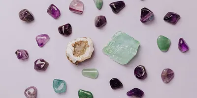 Магические камни кристаллы. Арт обои на телефон Эстетика | Камни, Лунный  камень, Кристаллы