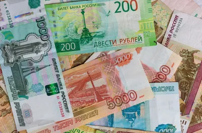 С 20 июля. В обращение введены новые деньги в рублях