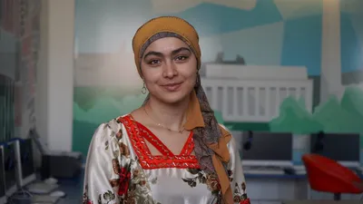 Девушка В Платье Республики Таджикистан Портрет Аватар — стоковая векторная  графика и другие изображения на тему 2015 - iStock