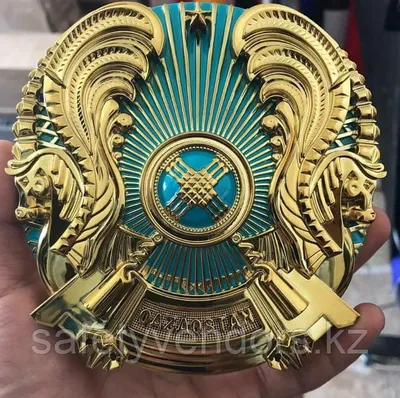 Автор герба Казахстана получил орден из рук Токаева в свой юбилей -  24.03.2022, Sputnik Казахстан