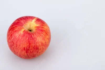 Красное яблоко с зеленым листом на белом фоне | Премиум Фото