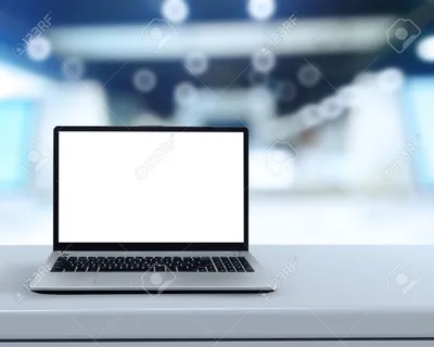 Техник по ремонту компьютера на белом фоне :: Стоковая фотография ::  Pixel-Shot Studio