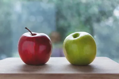 Пол-яблока красного (премиум), формовая игрушка - интернет-магазин  Ленигрушка