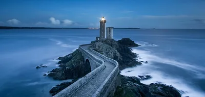 Картинка маяк в море