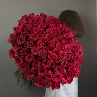 Миллион алых роз: в Запорожье поймали «на горячем» влюбленную парочку,  срезавшую розы с клумбы — ФОТО | Первый запорожский