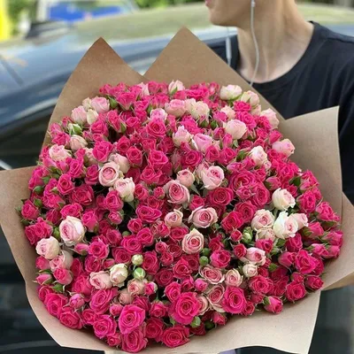 Купить огромный букет из розовых роз (101, 151 или 201). Заказ и доставка  цветов в Москве