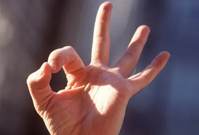 Мультяшный Палец Вверх — стоковая векторная графика и другие изображения на  тему Большой палец руки - Большой палец руки, Векторная графика, Взрослый -  iStock