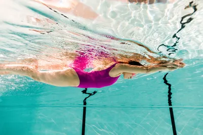 Как и где научиться взрослому человеку плавать