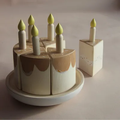 Торт со свечами на салфетке Иллюстрация вектора - иллюстрации насчитывающей  праздник, вкусно: 163026782