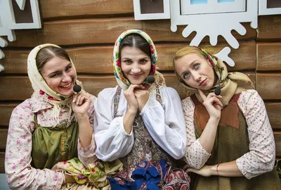 Кокошник Три девицы под окном – заказать на Ярмарке Мастеров – OAIHYRU |  Кокошники, Москва