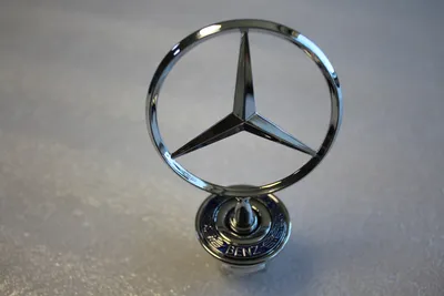 Эмблема/значок/шильдик Mercedes - Benz на крышку багажника Mercedes-C-Class  W205 диаметр 82мм черный глянец - купить по выгодным ценам в  интернет-магазине OZON (831864352)
