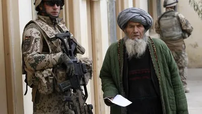 Талибы берут власть в Афганистане. Почему Кабул пал так быстро? - BBC News  Русская служба