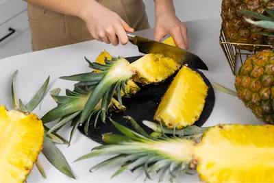 Текстура плода ананаса, закрывает вверх по предпосылке кожи ананаса  Стоковое Изображение - изображение насчитывающей сырцово, сочно: 147335187