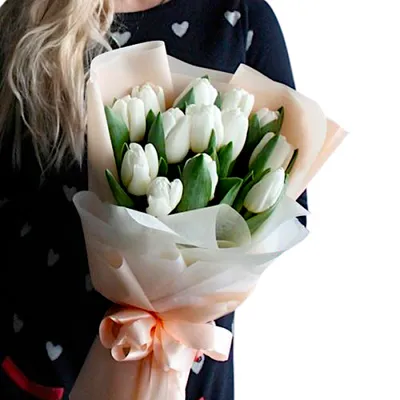 Белые тюльпаны 25 шт. купить с доставкой в Москве. Цена от 4250 ₽