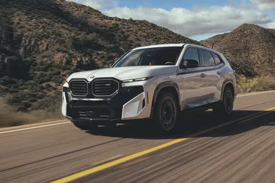 BMW at CES 2022. The BMW iX Flow featuring E Ink.