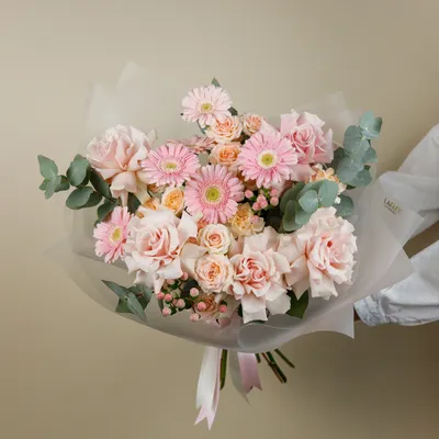 Цветы в коробке для мамы