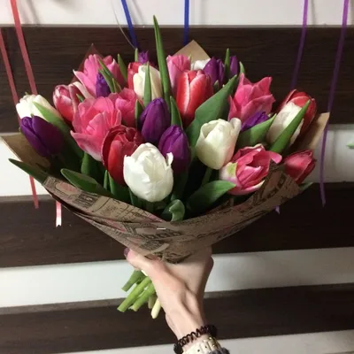 Букет тюльпанов на 8 Марта купить с бесплатной доставкой в Москве по цене 6  190 руб.