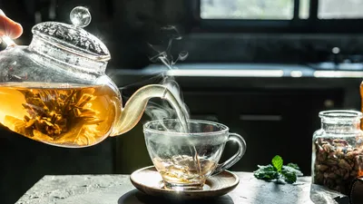 Этот чай пьют долгожители из Китая. Его рецепт очень простой | РБК Life
