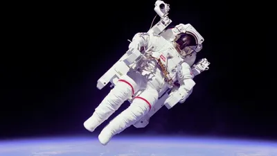 Картинки человек в космосе