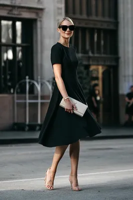 Как носить маленькое чёрное платье зимой | ВКонтакте