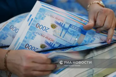 Центральный банк возобновил печать банкнот номиналом 5 и 10 рублей