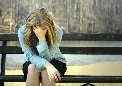 Депрессия у подростков: симптомы, причины, помощь